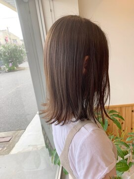 エモシオンヘアー(Emocio'n hair) 切りっぱなしミディアム