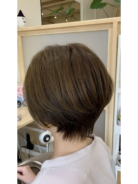 ルスト(L.u.s.t) ふんわりショート