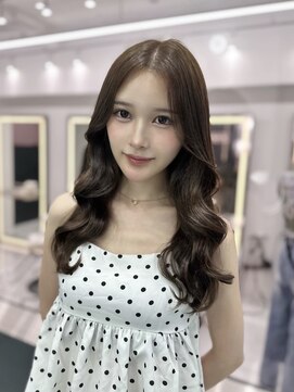 ラルム 新宿(LARME SHINJUKU) ７トーン/ミディアムレイヤー/似合わせカット