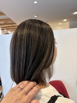 アズールサン 草加西口店(azule-sun)&nbsp;ハイライトカラー,インナーカラー,シルバー,ベージュ【草加】