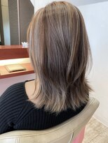 マーリャヘアー(mallia hair) くびれ外ハネミディアム