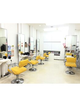 町田にある緊張を感じないアットホームな雰囲気が魅力の美容室です！女性スタッフも多数在籍☆