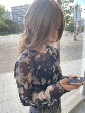 コワファースト 大分(COIFF1RST) ミディアムレイヤーand透明感ブラウン