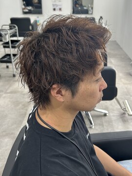 ヒュイル バイ ニアウ(Hwyl by Niau) スパイキーショートメンズカットブラウンカラー刈り上げなし