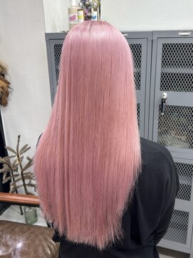 カシェル トウキョウ(Cashel Tokyo) ホワイトピンク / ピンクカラー / ブリーチ3回 / 渋谷ハイトーン