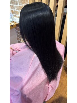 リワール 縮毛矯正専門店 コラーゲン入り縮毛矯正ビフォーアフター