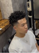 ノーティ(NORTY)&nbsp;針金パーマ　スパイキーアフロ　アフロ　フェードスタイル