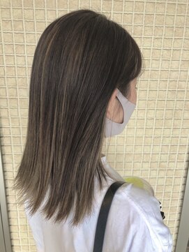 アルム(hair salon Alum) 『 3Dハイライト×フォギーベージュ 』 ナチュラルセミロング ☆