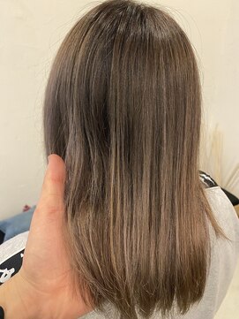 エルモ(ELMO) 毛先に向かって明るくバレイヤージュ