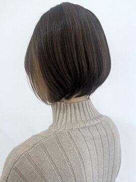 ヒビカ(HIBIKA) 前下がりボブ