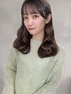 インビテーション(invitation) カーキベージュシースルーぱっつん前髪インナーカラーベージュ