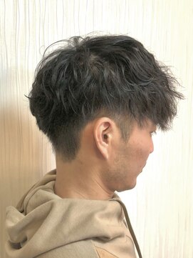 シュクセ 千早店(succes) 前下がりツイストパーマ