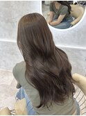 赤みを抑えたオリーブベージュ