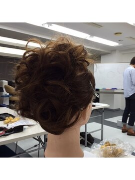美容室スタジオ ミスティー カールアップ
