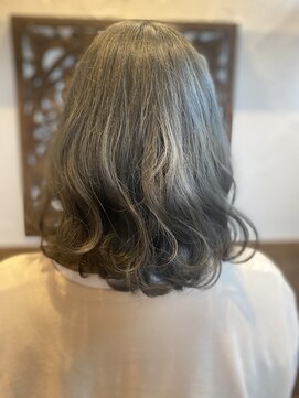 エルバッチャ 千代田町店 太田(Lbaccia) グレージュ系の外ハネスタイル (太田エリア)