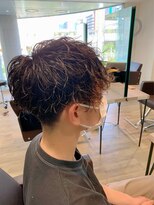 エヌプラス(N+)&nbsp;メンズヘアフェザーパーマサーフカール刈り上げセンターパート