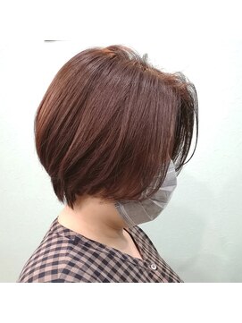 リリス(l'iris) 30代40代テラコッタ大人キレイなひし形ショートボブ