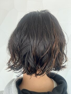 ブルーム(Bloom) 巻きボブ