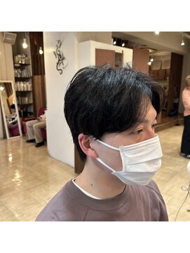 カットスタジオ141 ナチュラルセンターパートスタイル