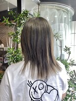 ヘアーアンドメイク ビス(HAIR&MAKE bis) ワンブリーチでオリーブグレージュ【中西思実】