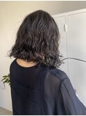 暗めオリーブカラー重めボブなパーマスタイル