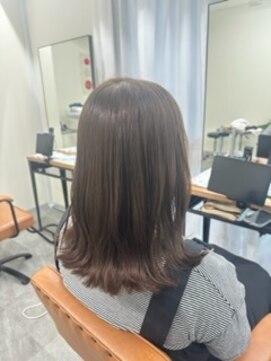 ラベスト バイ セロ 池袋メトロポリタン前(LOVEST by CERO) くすみすぎない 艶やか グレージュ