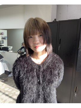 ピノ(pino.) ルーツカラーミニボブくびれボブ顔まわりレイヤーデザインカラー