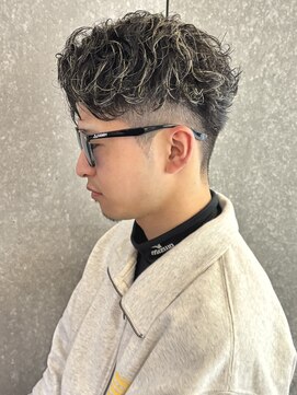 ニアウ 太田店(Niau) メンズハイライトメンズメッシュスパイキーショートメンズパーマ