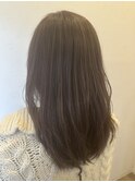 少しレイヤーを入れたロングスタイル