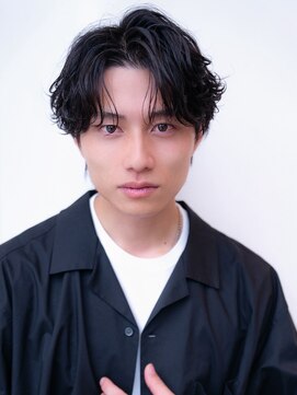 ケアリー プレナ海浜幕張(Carelly) ツイストパーマ七三オールバックマッシュウルフスリークショート