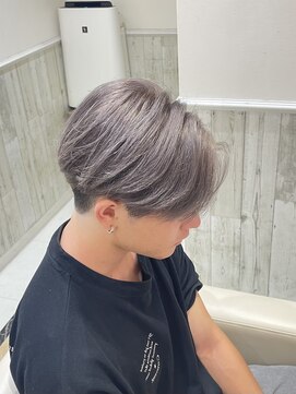 エスト 幕張本郷(est.) 【ブリーチ2回】圧倒的透明感◎シルバーカラー×センターパート