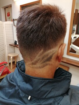 ヘアーコミュニケーション ないとう フェードスタイルにバリカンアートをプラス