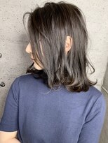 オリンテ バイ レシッド 表参道(orente by rcid)&nbsp;顔周りレイヤーカット外ハネワンカール×艶髪ホワイトグレージュ