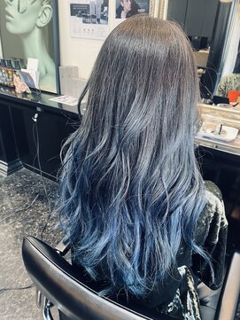 レヴィア(Revia) グレーカラー　デザインカラー