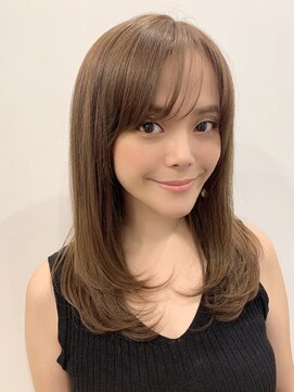 ウィルゴ(VIRGO) 小顔似合わせミディアムレイヤー/メルティーベージュ