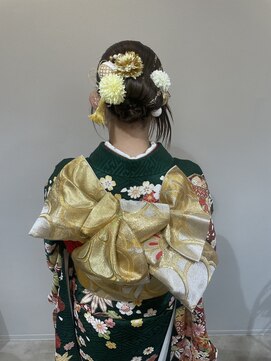 チーモ ハッピー ヘア メイク(CheeMo happy hair make) 後ろ姿まで美しい上品まとめ髪×華やか帯結び