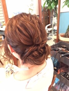 ロカット サロン(Roquat Salon) なみなみシニヨン【アップアレンジ　立川/立川南/八王子】