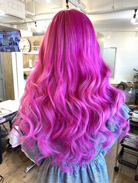 ラピス 横浜(Lapis) ビビットピンク