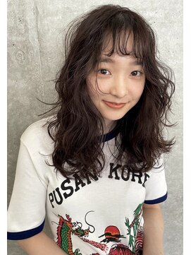 ベル 銀座並木通り店(Belle) クセを活かしたロングヘア【杉山望】