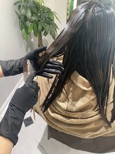 施術の流れ(3) タンパク質アミノ酸高保湿クリーム塗布
