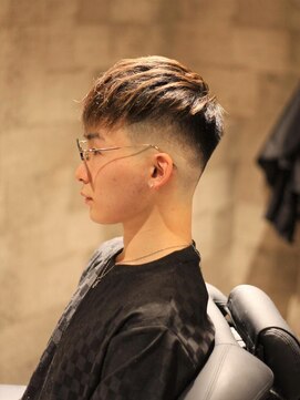 キングスマン トウキョウ(KINGSMAN TOKYO) 束感/ハイライト/波巻き/マッシュパーマ<理容室><多摩センター>