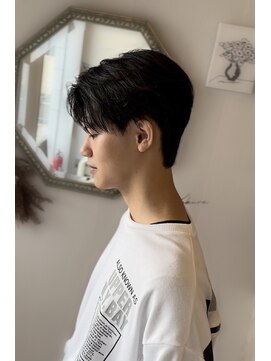 ブレイズ(BLAZE) 韓国風センターパート×刈り上げ無し×ニュアンスパーマ