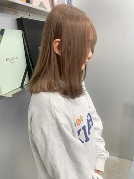 ペレ 梅田(PELE) イメチェン/ホワイトブロンド/外ハネボブ/美髪/梅田