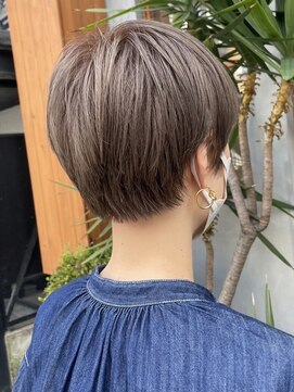 レリコ ニド(Relico-nid) 髪質改善20代30代40代 大人可愛いハイトーンベリーショート 京都