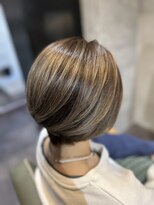 アフィックスヘア 葛西店(affix hair)&nbsp;バツグンの艶ハイライト大人ショートボブ