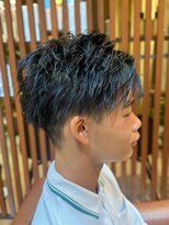 バグスドゥア(Bagus dua)&nbsp;刈り上げセンターパートフェザーショート10.17