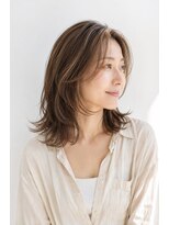 オアシスアヴェダ ザ・ペニンシュラ東京(OASIS AVEDA)&nbsp;40代ミディアムレイヤー白髪ぼかし透明感ハイライト
