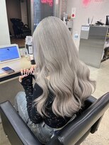 アジールヘア 赤羽駅南口店(agir hair)&nbsp;ホワイトシルバーレイヤーカットで叶う韓国風トレンド赤羽美容室
