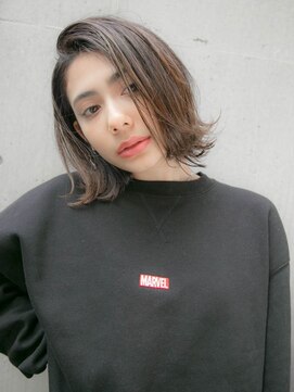 ルティア 池袋(Lutia) アッシュベージュ 大人ボブ