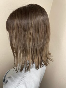 モルニ(MORNI) シルキーベージュ_マロンベージュ Aラインボブ かきあげ